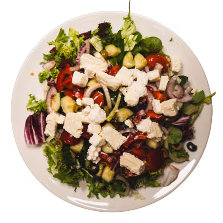 sałatka podawana w włoskiej restauracji